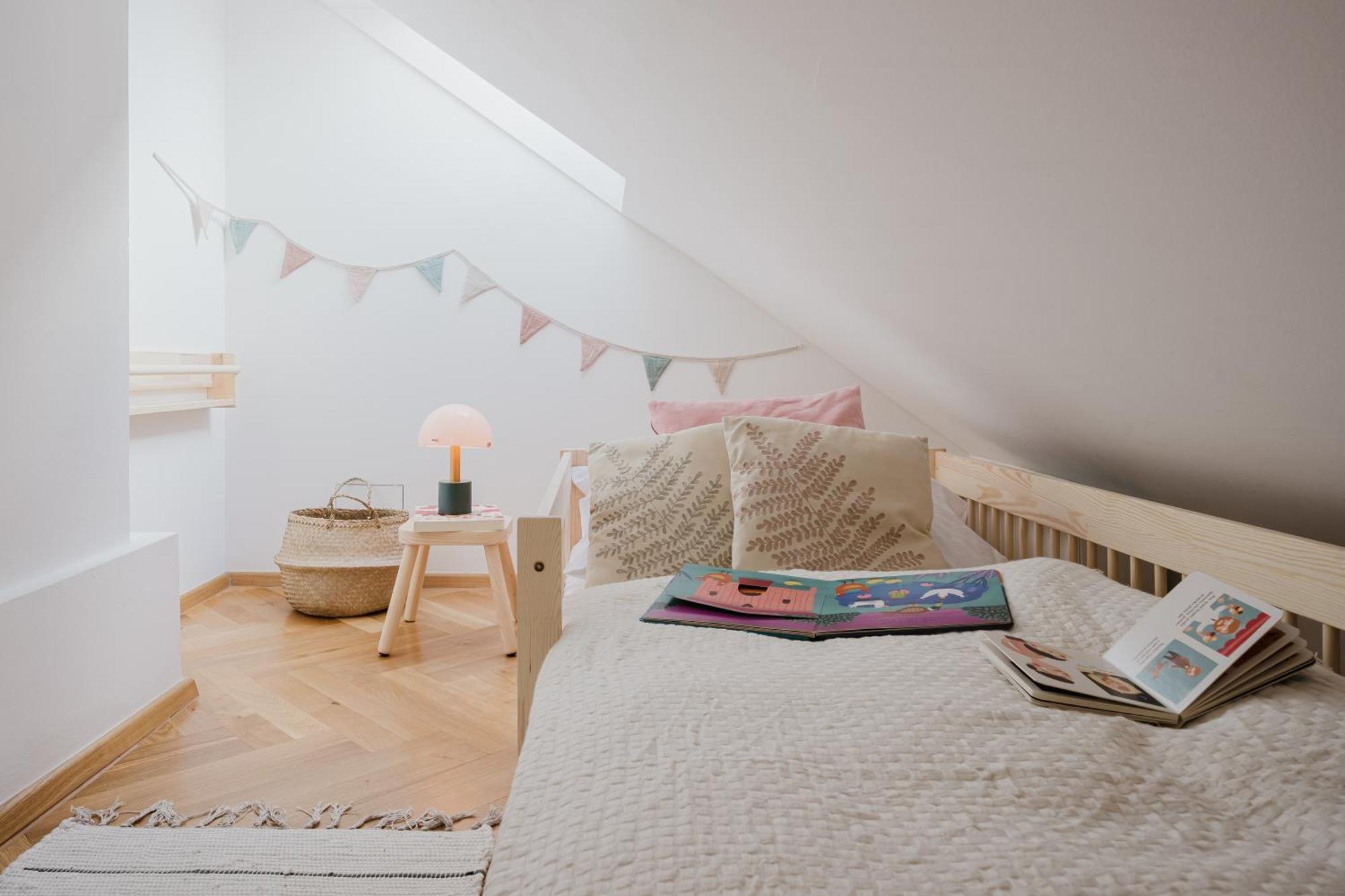 Days - Attic Maisonette - Workspace - Netflix - Vinohrady * Praga