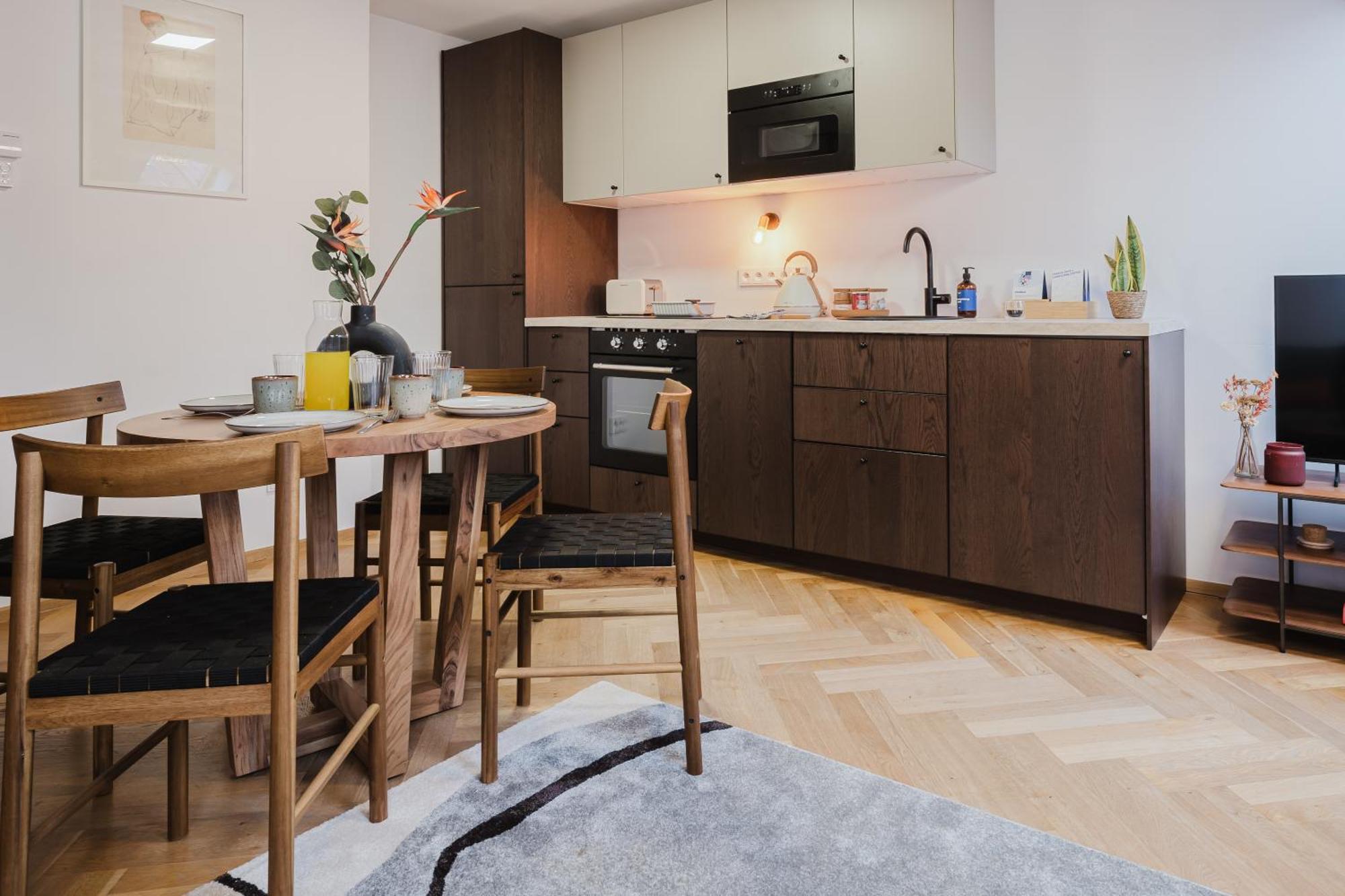 Days - Attic Maisonette - Workspace - Netflix - Vinohrady Appartamento